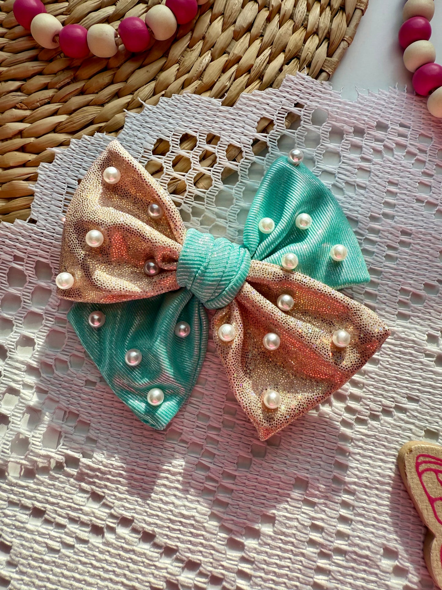 ClassicCrissCross: Holo Pearls