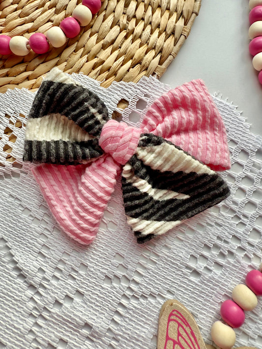 ClassicCrissCross: Waved